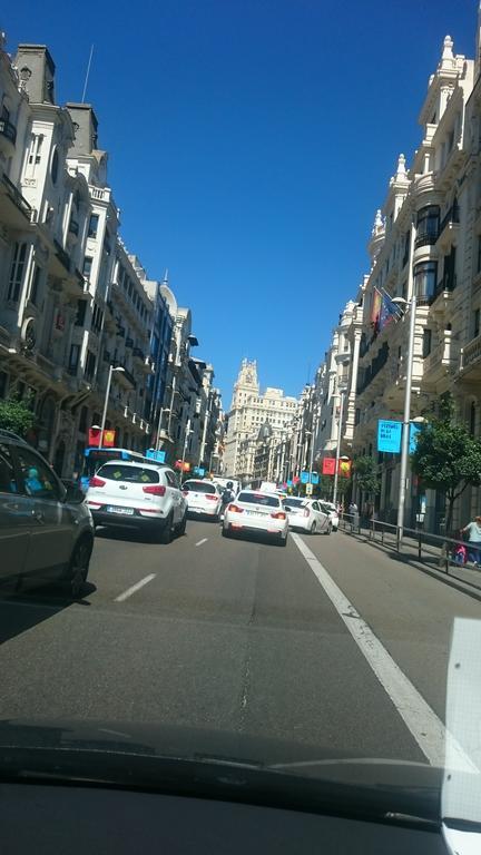 Estudio Grande Madrid Centro Bagian luar foto